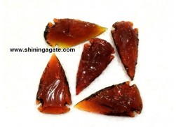 RED COLOR GLASS ARROWHEAD (2 INCHES)